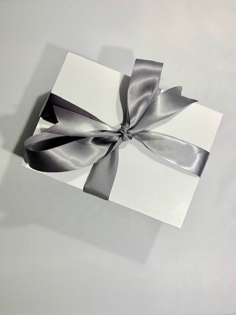 Magnetic Box with Bow